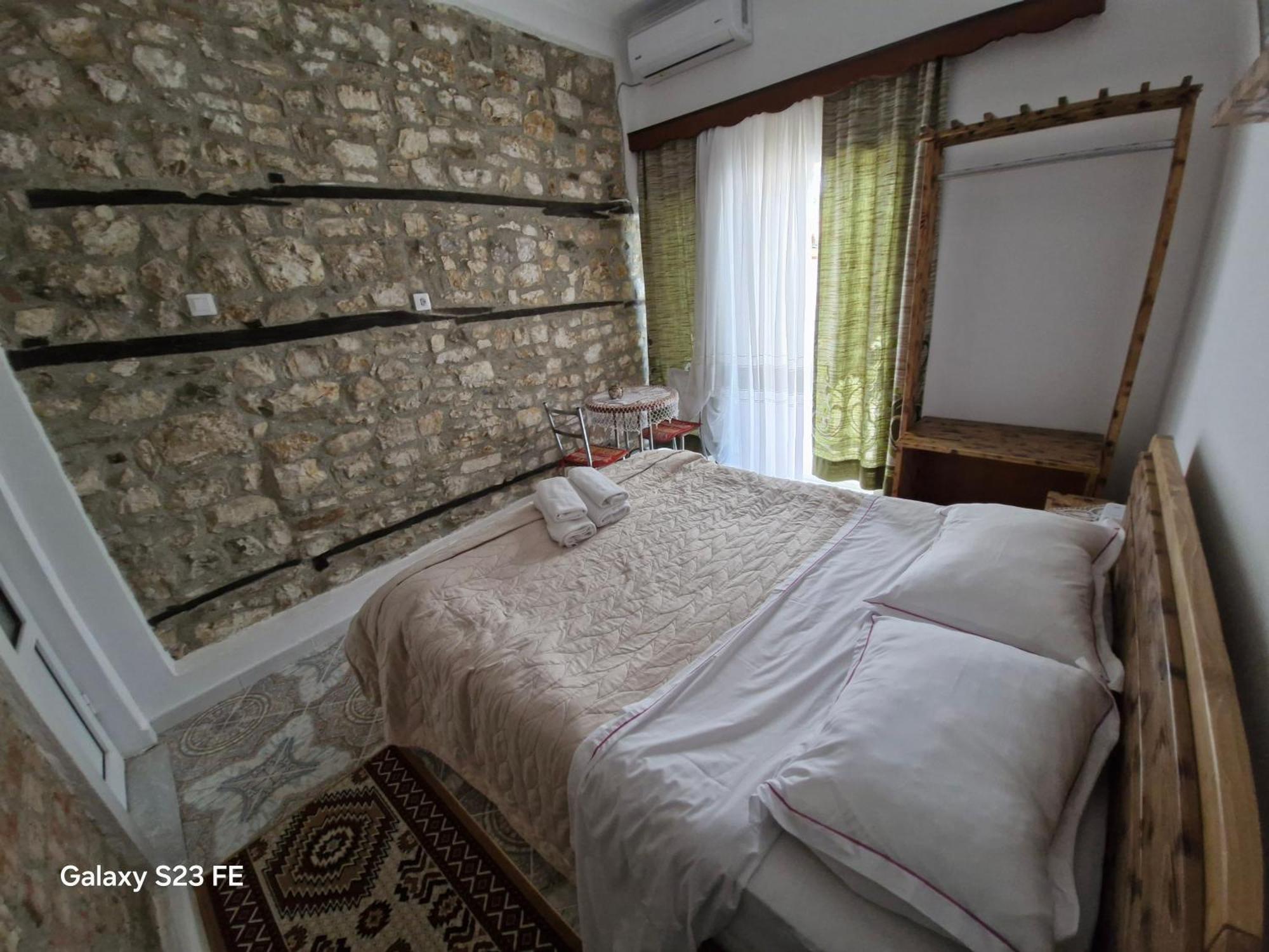 Guesthouse Belle View 베라트 외부 사진
